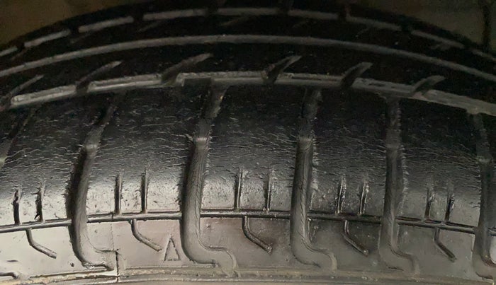 2017 Maruti Swift VXI, Petrol, Manual, 48,258 km, Right Front Tyre Tread