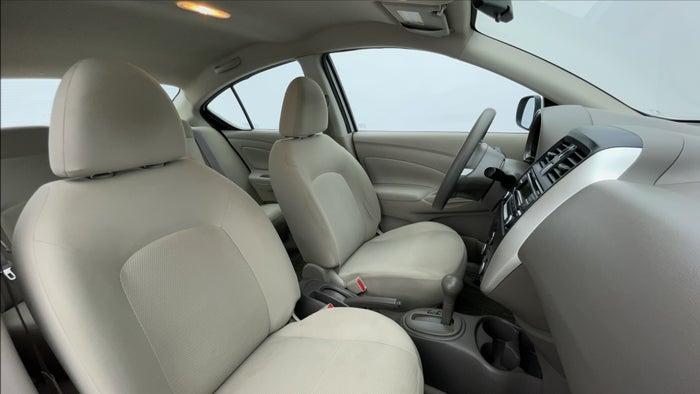 NISSAN SUNNY-Right Side Front Door Cabin View