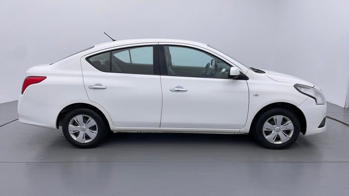 NISSAN SUNNY-Right Side View