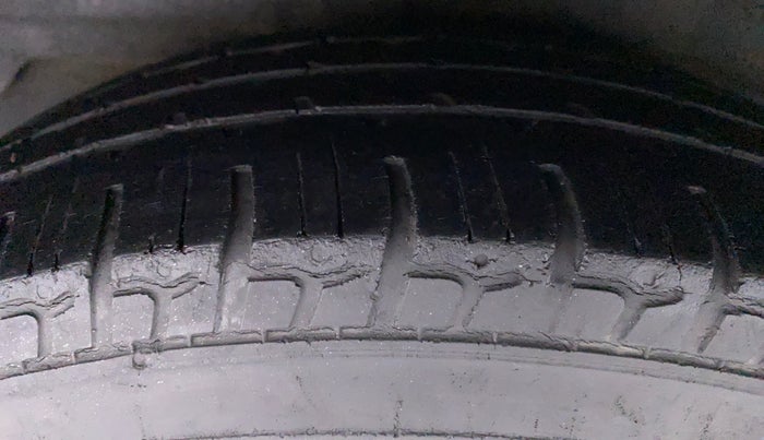 2015 Hyundai i10 MAGNA 1.1 IRDE2, Petrol, Manual, 37,088 km, Right Rear Tyre Tread