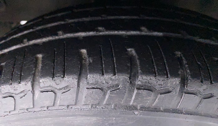 2015 Hyundai i10 MAGNA 1.1 IRDE2, Petrol, Manual, 37,088 km, Left Front Tyre Tread