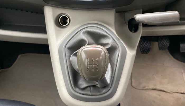 2016 Datsun Go T, Petrol, Manual, 76,598 km, Gear Lever