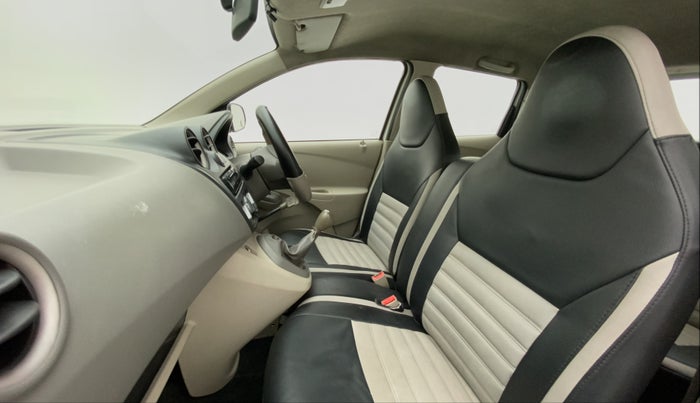 2016 Datsun Go T, Petrol, Manual, 76,598 km, Right Side Front Door Cabin
