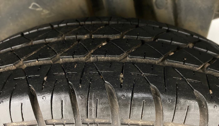 2014 Maruti Swift Dzire VXI, Petrol, Manual, 76,864 km, Left Rear Tyre Tread