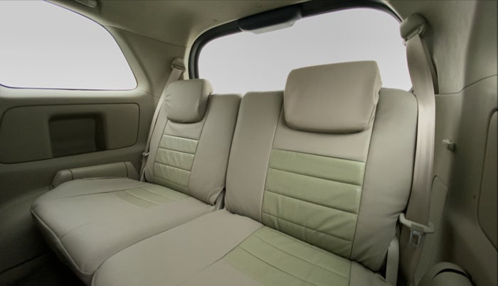 2014 Toyota Innova 2.5 VX 8 STR BS IV, Diesel, Manual, 70,285 km, Third Seat Row ( optional )