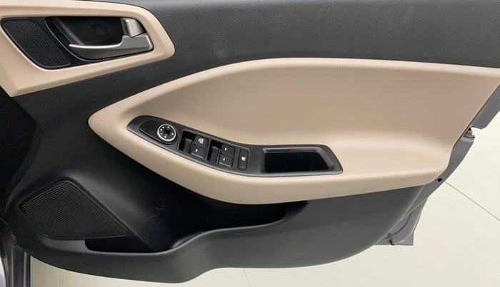 2015 Hyundai Elite i20 MAGNA 1.2, Petrol, Manual, 37,626 km, Driver Side Door Panels Control