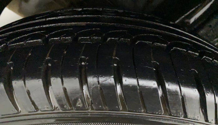 2015 Hyundai Elite i20 MAGNA 1.2, Petrol, Manual, 37,626 km, Right Rear Tyre Tread