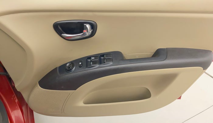 2012 Hyundai i10 SPORTZ 1.2, Petrol, Manual, 98,825 km, Driver Side Door Panels Control