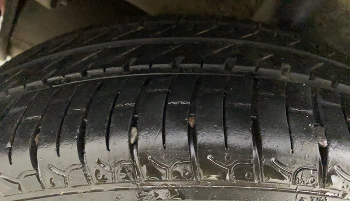 2015 Maruti Celerio VXI CNG, CNG, Manual, 73,915 km, Right Rear Tyre Tread