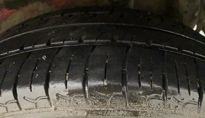 2015 Maruti Celerio VXI CNG, CNG, Manual, 73,915 km, Left Rear Tyre Tread