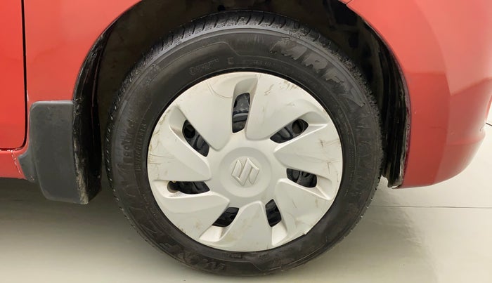 2015 Maruti Celerio VXI CNG, CNG, Manual, 73,915 km, Right Front Wheel