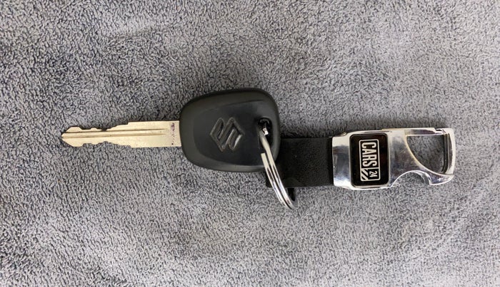2015 Maruti Celerio VXI CNG, CNG, Manual, 73,915 km, Key Close Up