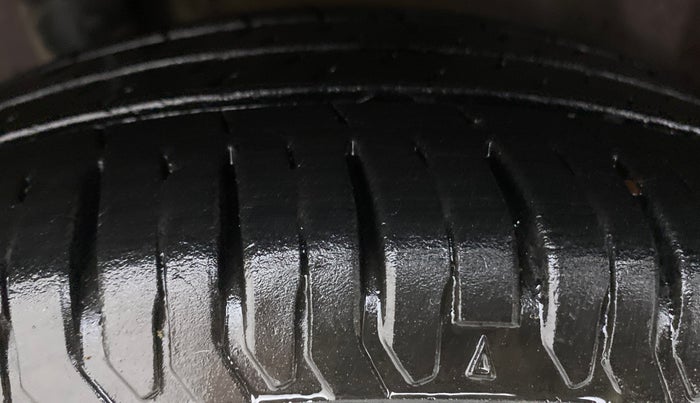 2014 Honda Amaze 1.2 SMT I VTEC, Petrol, Manual, 58,424 km, Right Rear Tyre Tread