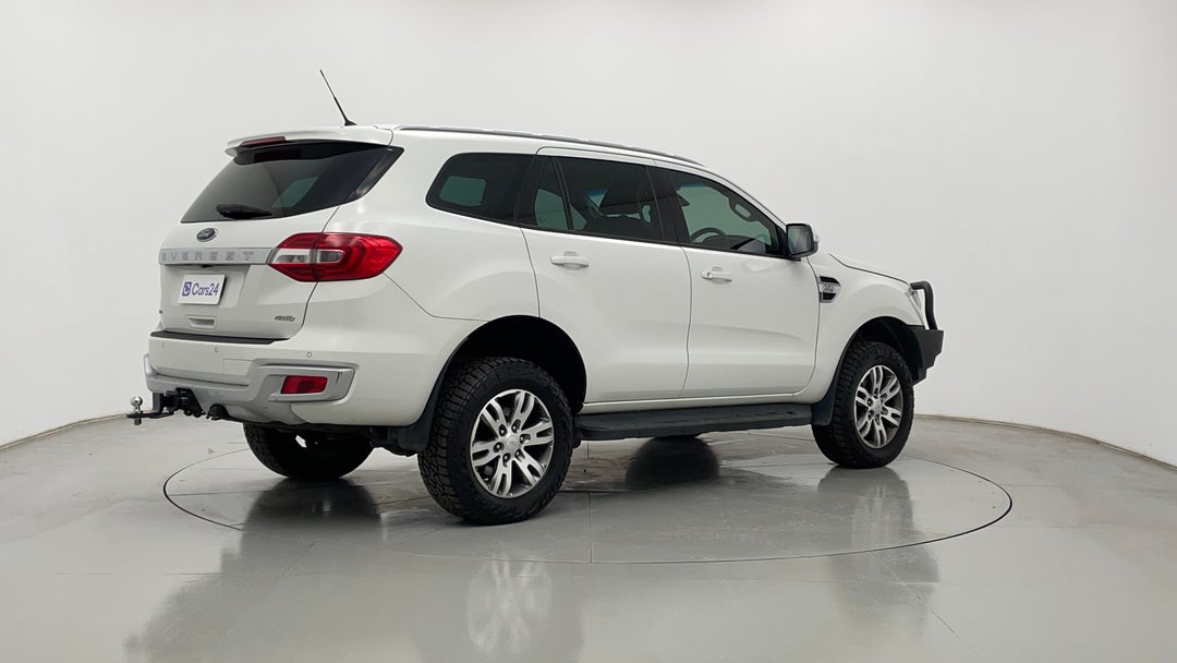 Right Back Diagonal (45- Degree) View