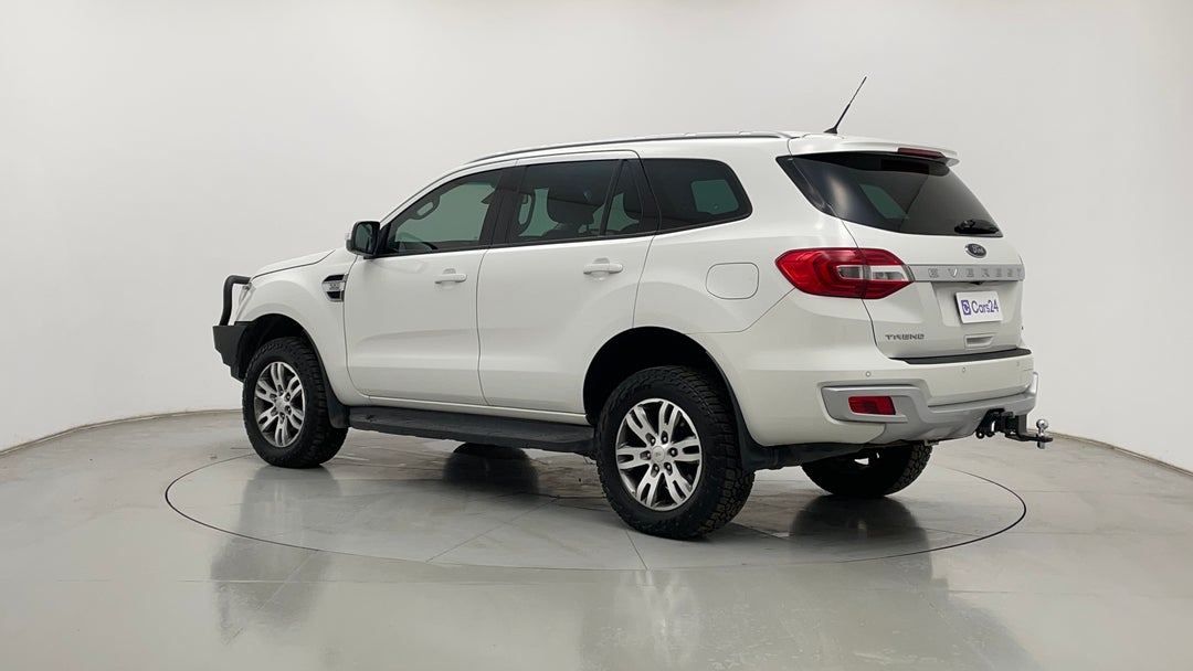 Left Back Diagonal (45- Degree) View