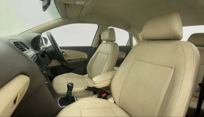 2013 Volkswagen Vento HIGHLINE DIESEL 1.6, Diesel, Manual, 72,566 km, Right Side Front Door Cabin