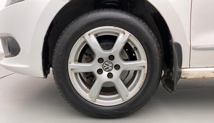 2013 Volkswagen Vento HIGHLINE DIESEL 1.6, Diesel, Manual, 72,566 km, Left Front Wheel