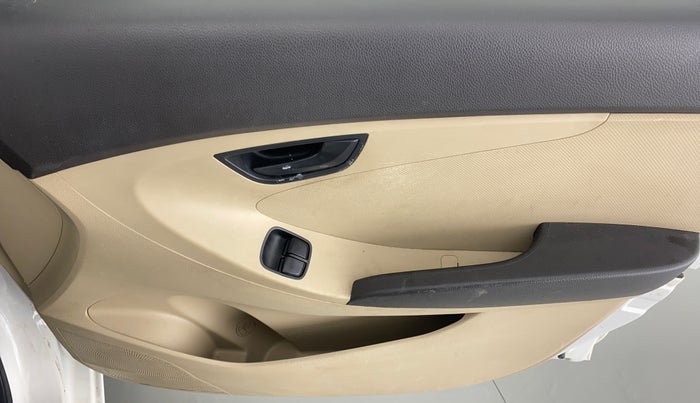 2015 Hyundai Eon ERA PLUS, Petrol, Manual, 26,897 km, Driver Side Door Panels Control