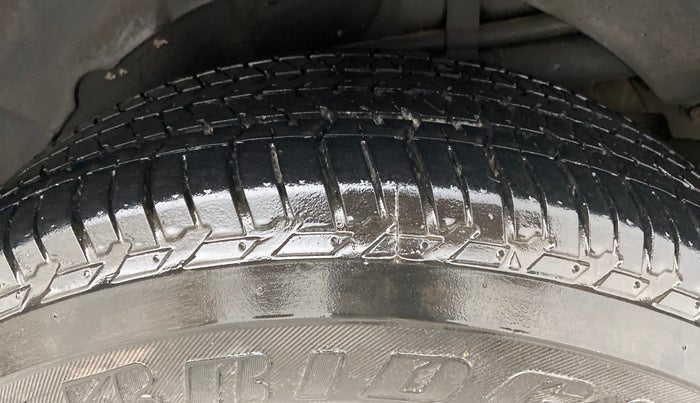 2019 Mahindra XUV500 W9, Diesel, Manual, 98,098 km, Left Rear Tyre Tread