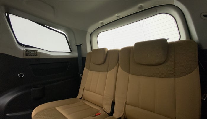 2019 Mahindra XUV500 W9, Diesel, Manual, 98,098 km, Third Seat Row ( optional )