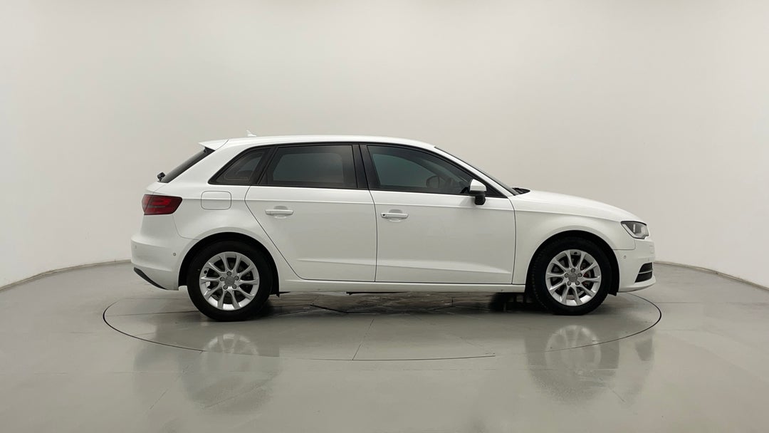 2016 Audi A3 Sportback 1.4 Tfsi Attraction, Automatic, 155241 km, Right Side View