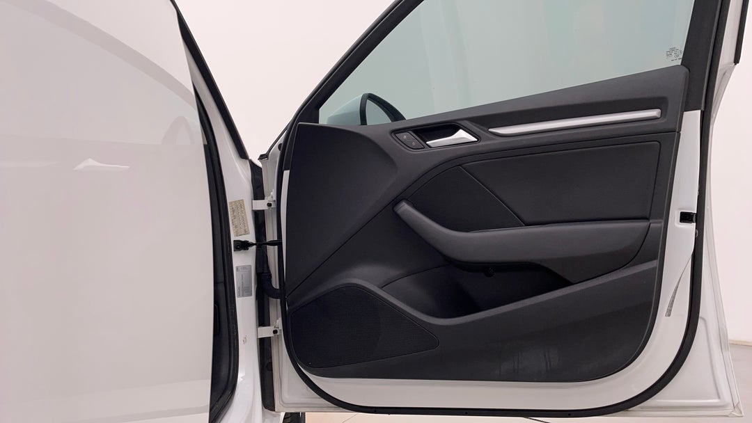 2016 Audi A3 Sportback 1.4 Tfsi Attraction, Automatic, 155241 km, Speaker View