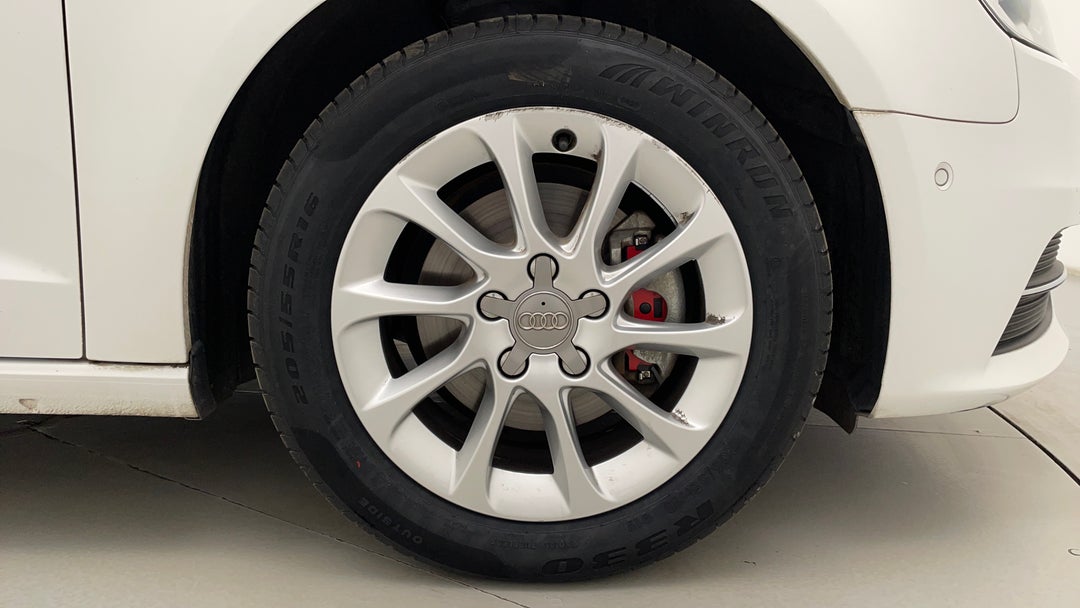 2016 Audi A3 Sportback 1.4 Tfsi Attraction, Automatic, 155241 km, Right Front Wheel