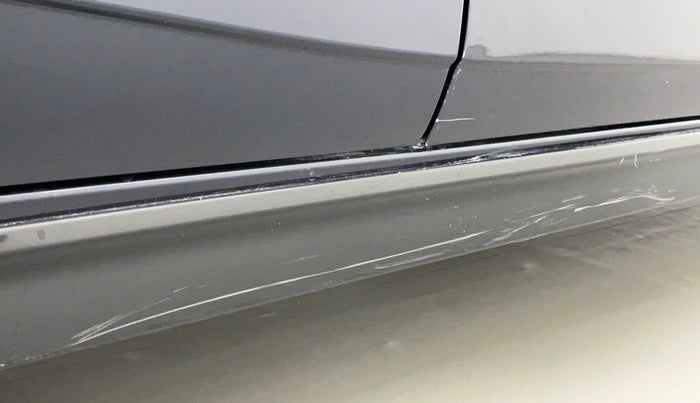 2021 Hyundai NEW I20 ASTA (O) 1.2 MT, Petrol, Manual, 16,430 km, Right running board - Minor scratches
