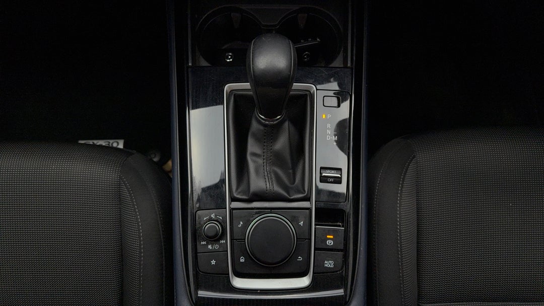 2021 Mazda CX-30 G20 Evolve (FWD), Automatic, 73307 km, Gear Lever 