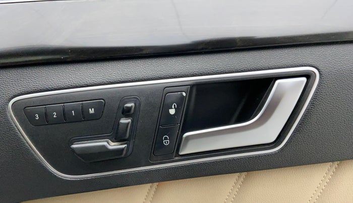 2013 Mercedes Benz E Class E 200 AVANTGARDE, Petrol, Automatic, 41,021 km, Driver Side Adjustment Panel