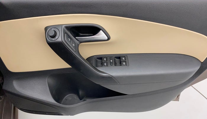 2017 Volkswagen Ameo HIGHLINE DSG 1.5 DIESEL , Diesel, Automatic, 58,693 km, Driver Side Door Panels Control