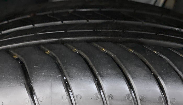 2022 Skoda KUSHAQ STYLE 1.0TSI MT, Petrol, Manual, 1,176 km, Left Front Tyre Tread