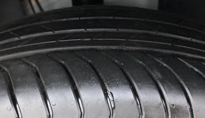 2022 Skoda KUSHAQ STYLE 1.0TSI MT, Petrol, Manual, 1,176 km, Right Front Tyre Tread
