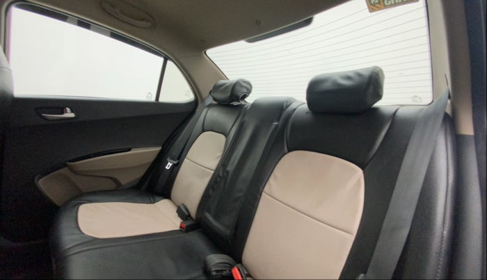 2014 Hyundai Xcent S (O) 1.2, Petrol, Manual, 55,955 km, Right Side Rear Door Cabin
