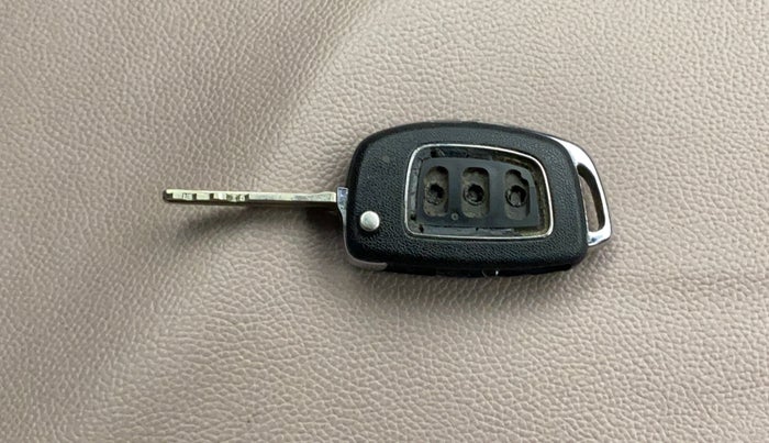 2014 Hyundai Xcent S (O) 1.2, Petrol, Manual, 55,955 km, Lock system - Remote key not functional