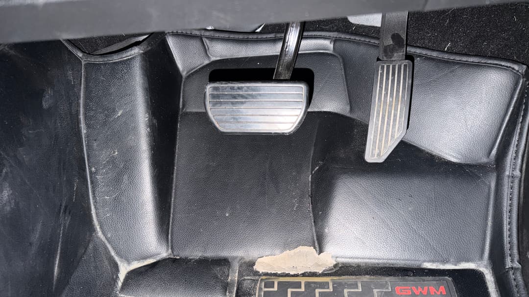 2025 GWM Cannon Premium (4x4), Automatic, 24020 km, Pedals and Footmat