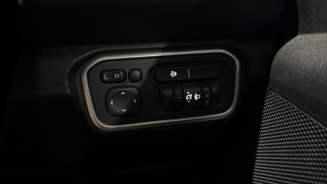 2025 GWM Cannon Premium (4x4), Automatic, 24020 km, Utility Switches/Buttons