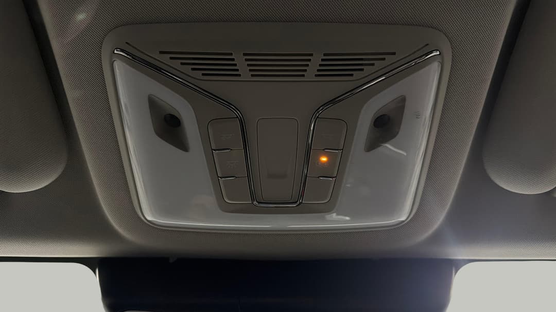 2025 GWM Cannon Premium (4x4), Automatic, 24020 km, Center Console