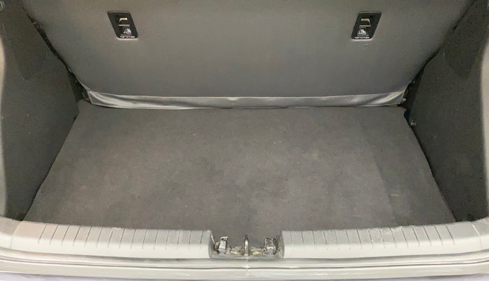 2018 Hyundai Elite i20 ASTA 1.2 (O), Petrol, Manual, 49,103 km, Boot Inside