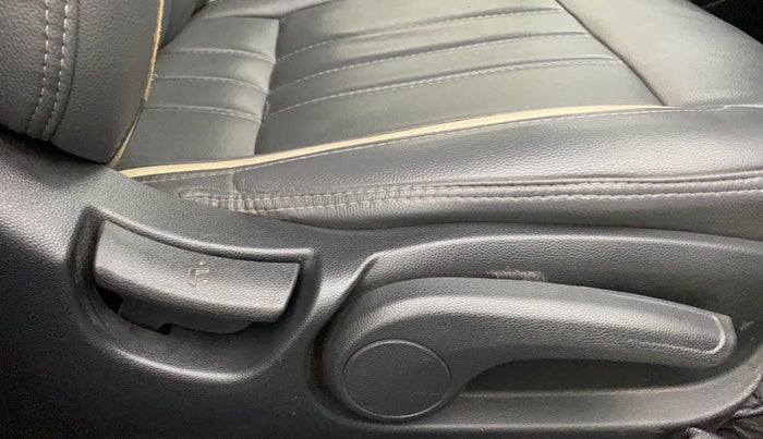 2018 Hyundai Elite i20 ASTA 1.2 (O), Petrol, Manual, 49,103 km, Driver Side Adjustment Panel