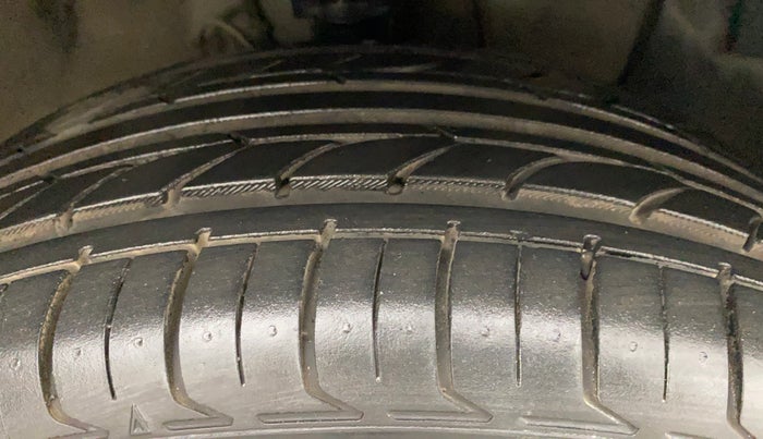 2018 Hyundai Elite i20 ASTA 1.2 (O), Petrol, Manual, 49,103 km, Right Front Tyre Tread