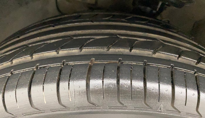 2018 Hyundai Elite i20 ASTA 1.2 (O), Petrol, Manual, 49,103 km, Left Front Tyre Tread