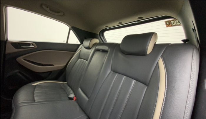 2018 Hyundai Elite i20 ASTA 1.2 (O), Petrol, Manual, 49,103 km, Right Side Rear Door Cabin