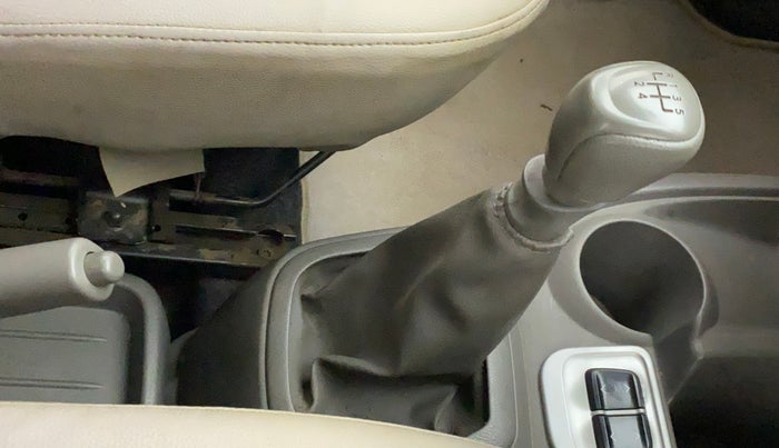 2016 Datsun Redi Go T (O), Petrol, Manual, 48,496 km, Gear Lever