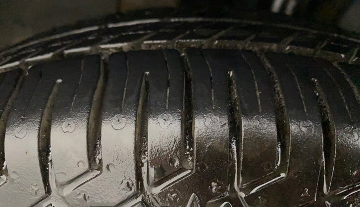 2016 Datsun Redi Go T (O), Petrol, Manual, 48,496 km, Left Front Tyre Tread