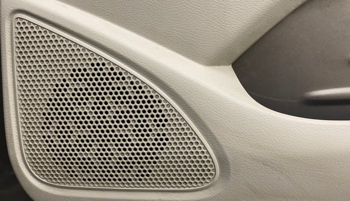 2016 Datsun Redi Go T (O), Petrol, Manual, 48,496 km, Speaker
