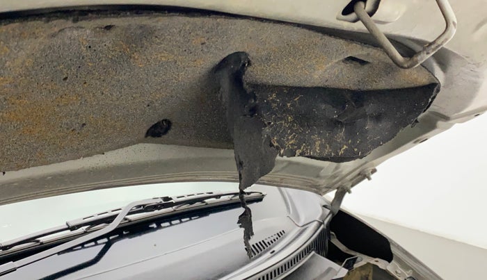 2016 Datsun Redi Go T (O), Petrol, Manual, 48,496 km, Bonnet (hood) - Insulation cover has minor damage