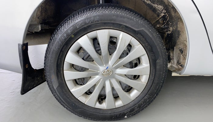 2011 Toyota Etios G, CNG, Manual, 84,437 km, Right Rear Wheel