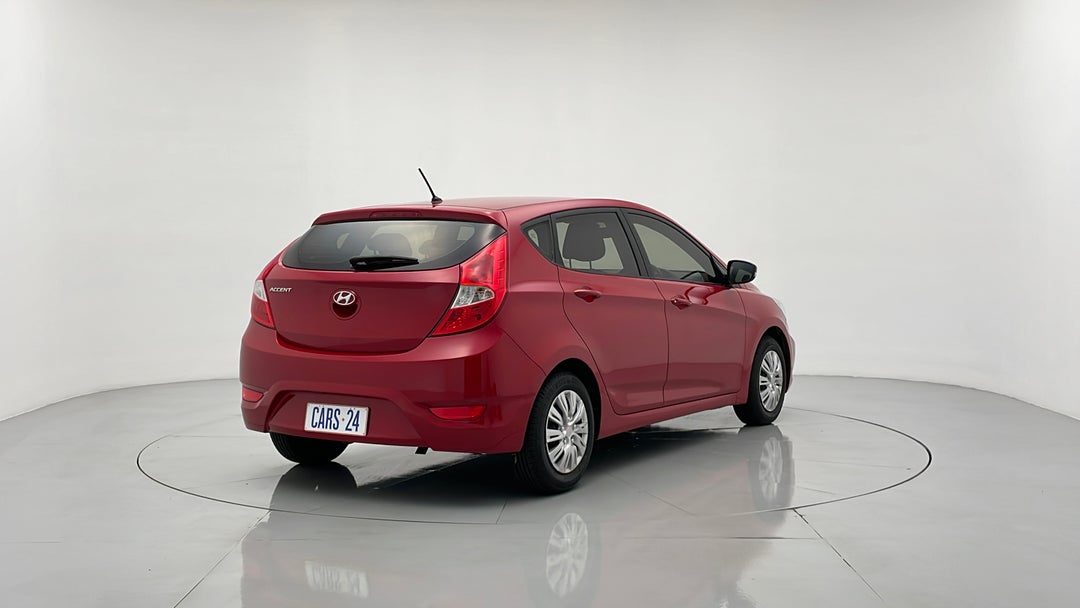 Right Back Diagonal (45- Degree) View