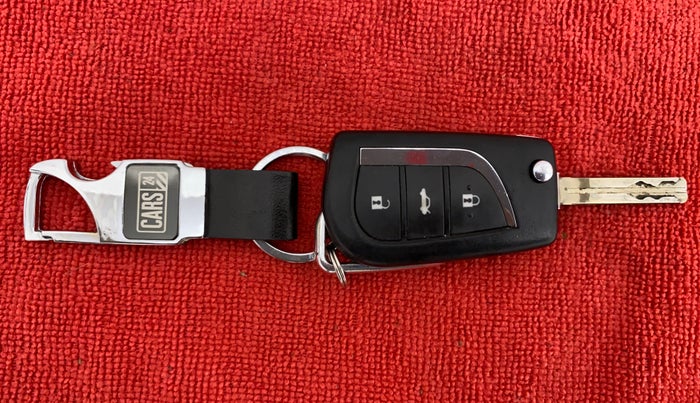 2016 Toyota Corolla Altis G AT, Petrol, Automatic, 60,853 km, Key Close Up